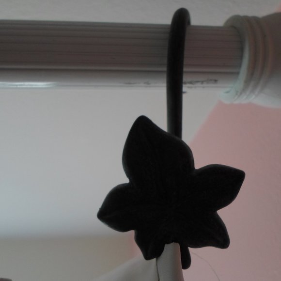 Shower Hooks Assortment - Picture 3 of 16